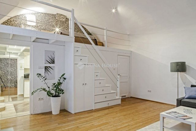 Eladó téglalakás, Budapesten, VII. kerületben 71.9 M Ft