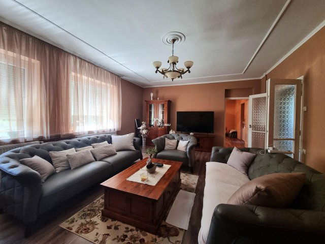 Eladó családi ház, Mosonmagyaróváron 111.72 M Ft, 4 szobás