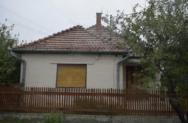 Eladó családi ház, Viszneken 12.5 M Ft, 1 szobás