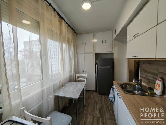 Eladó téglalakás, Szegeden 50.6 M Ft, 1+1 szobás