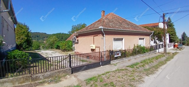 Eladó családi ház, Kisbucsán 20.9 M Ft, 3 szobás