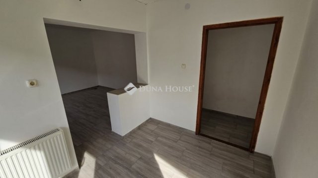Eladó családi ház, Adonyban 66 M Ft, 3 szobás