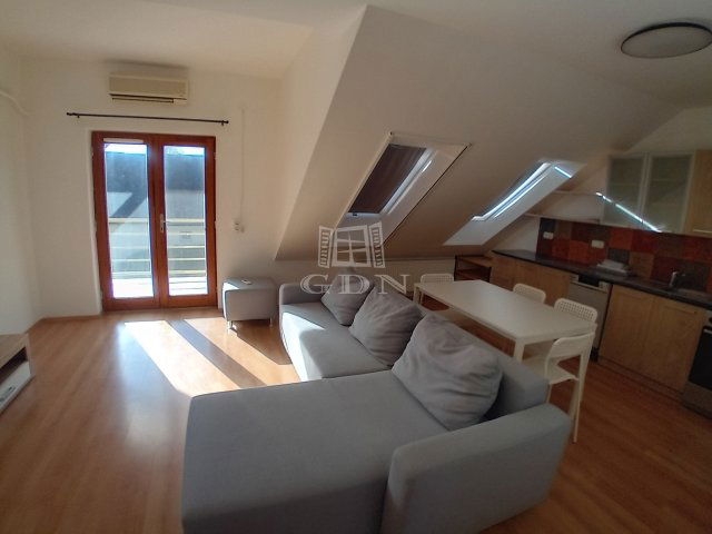 Kiadó téglalakás, albérlet, Baján 140 E Ft / hó, 2 szobás