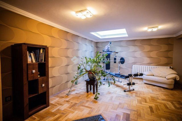 Eladó családi ház, Budapesten, II. kerületben 455 M Ft, 6 szobás