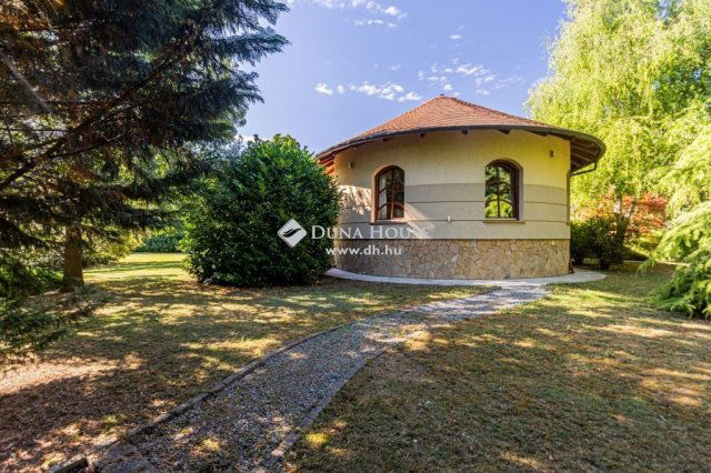 Eladó családi ház, Herceghalomon 456.9 M Ft, 5 szobás