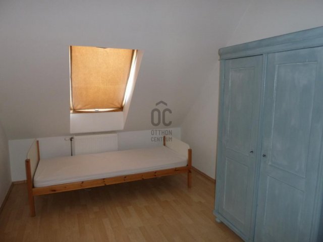 Kiadó téglalakás, albérlet, Cegléden 200 E Ft / hó, 1+3 szobás
