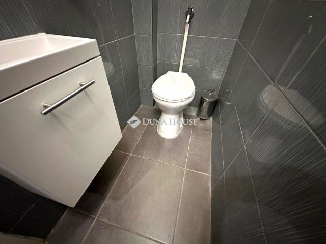 Eladó téglalakás, Budapesten, VIII. kerületben 99.9 M Ft