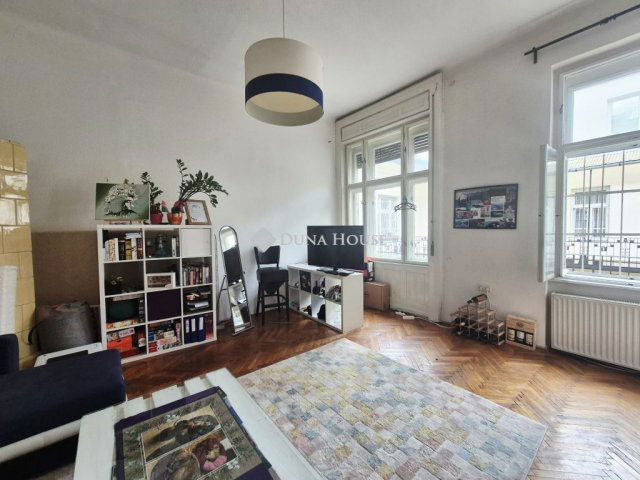 Eladó téglalakás, Budapesten, V. kerületben 79.9 M Ft