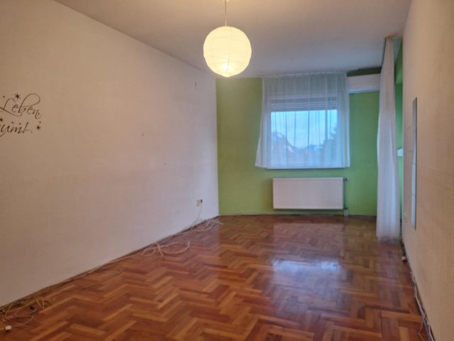 Eladó téglalakás, Szegeden 55 M Ft, 1+1 szobás