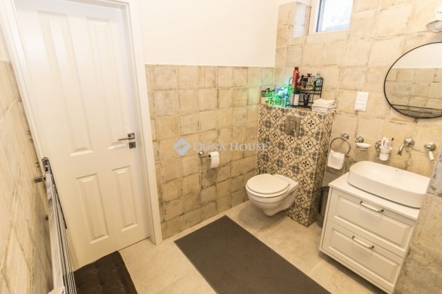 Eladó családi ház, Salköveskúton 195 M Ft, 3+1 szobás