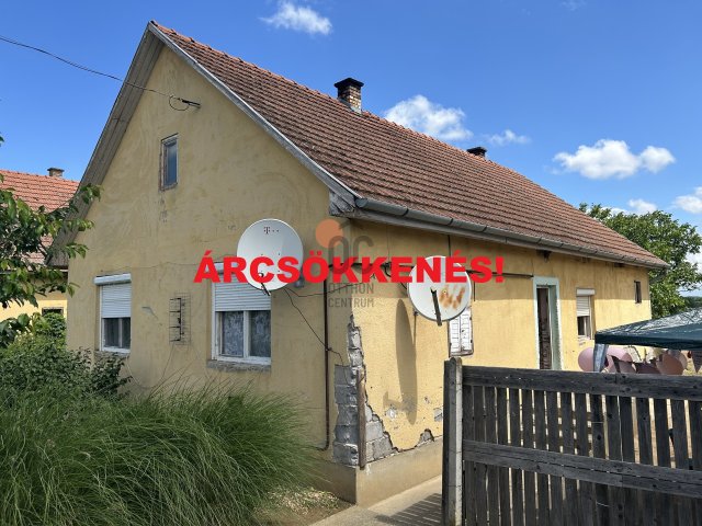 Eladó családi ház, Dögén 8.5 M Ft, 4 szobás