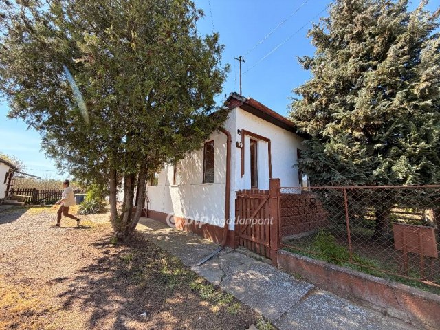 Eladó családi ház, Tiszanagyfalun 12.49 M Ft, 2 szobás