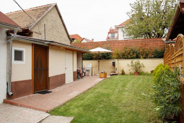 Eladó családi ház, Budaörsön 83.9 M Ft, 2 szobás