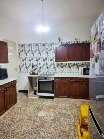 Eladó családi ház, Székesfehérvárott 62.9 M Ft, 2 szobás