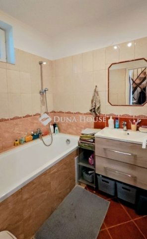 Eladó családi ház, Kecskeméten 99 M Ft, 5 szobás