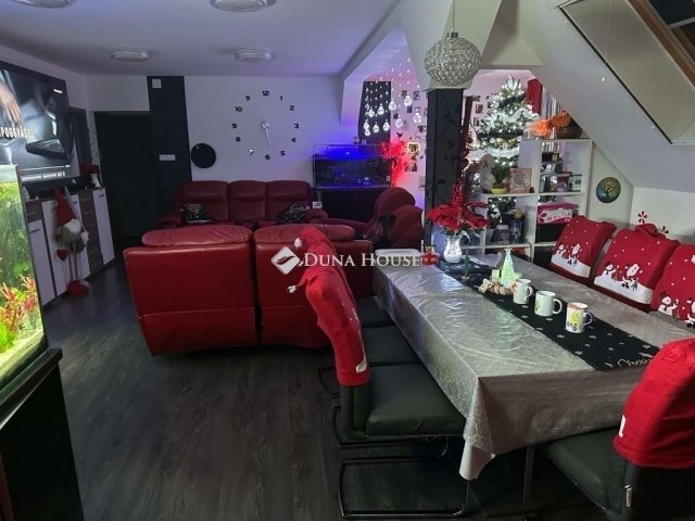 Eladó családi ház, Gyömrőn 189 M Ft, 16 szobás