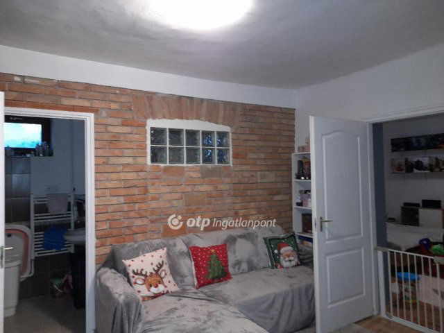 Eladó családi ház, Szegeden 49.99 M Ft, 3 szobás