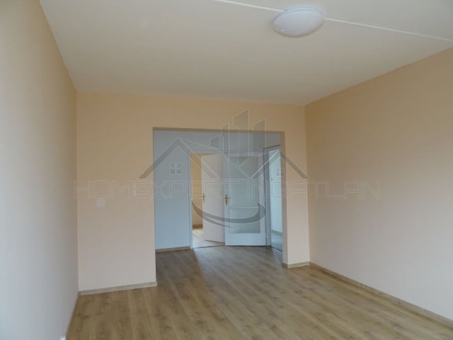 Eladó panellakás, Győrött 51.6 M Ft, 2 szobás