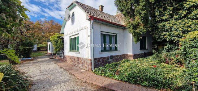 Eladó családi ház, Fonyódon 74.99 M Ft, 5 szobás