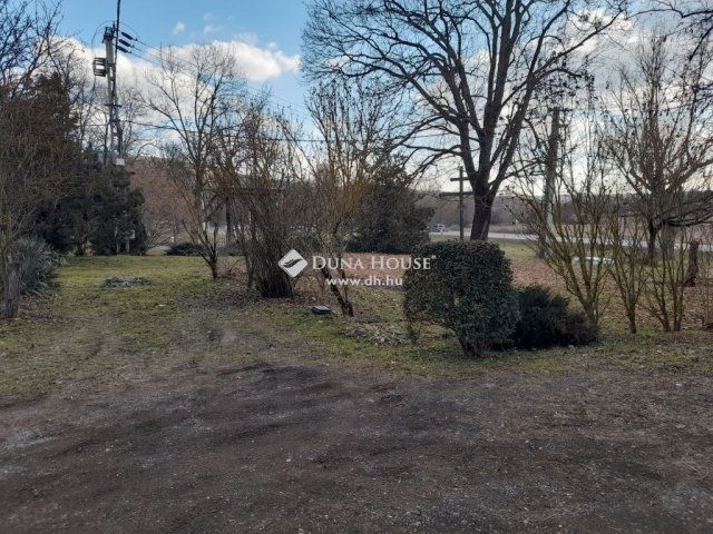 Eladó téglalakás, Gödöllőn 73 M Ft, 2 szobás