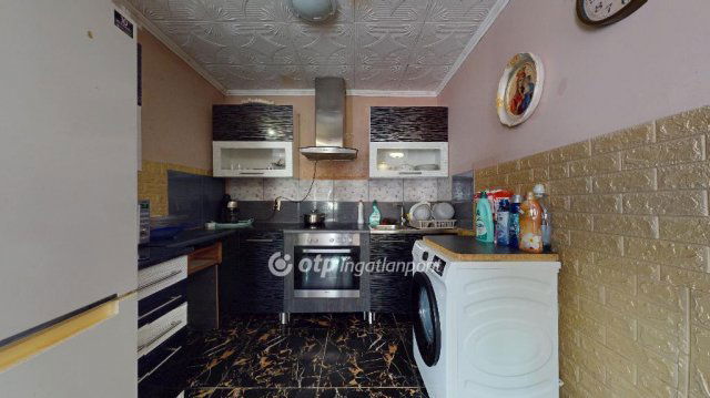 Eladó családi ház, Halmajon 35 M Ft, 3 szobás