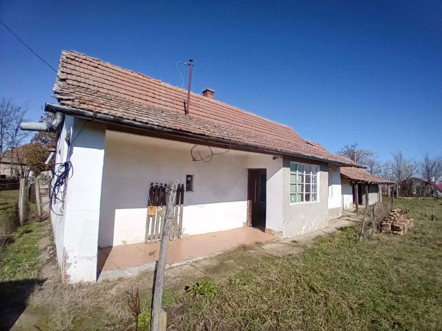 Eladó családi ház, Egyeken 4.5 M Ft, 3 szobás