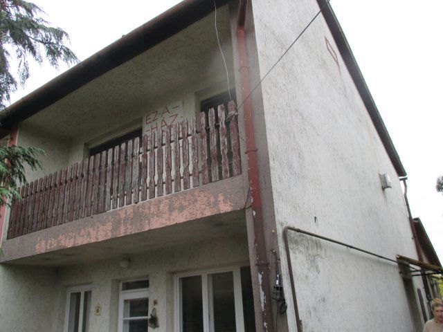 Eladó ikerház, Békésen 21.5 M Ft, 3+1 szobás