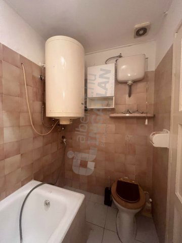 Eladó téglalakás, Budapesten, VI. kerületben, Nagymező utcában