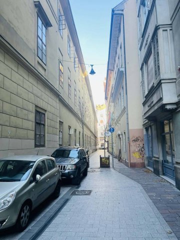 Eladó téglalakás, Budapesten, V. kerületben 90 M Ft, 2 szobás