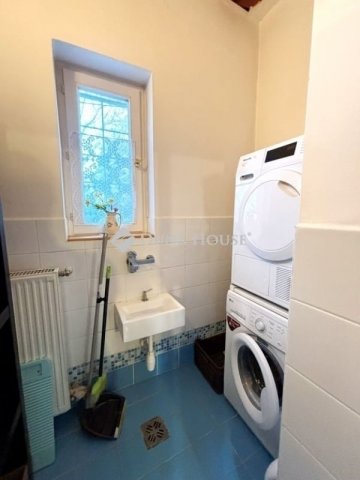 Eladó családi ház, Budapesten, III. kerületben 191.25 M Ft