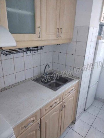 Eladó panellakás, Egerben 37.9 M Ft, 1+1 szobás