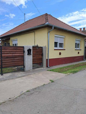 Eladó családi ház, Szolnokon 43 M Ft, 2+1 szobás
