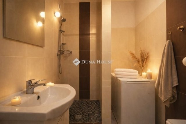 Eladó téglalakás, Budapesten, VIII. kerületben 77 M Ft, 3 szobás