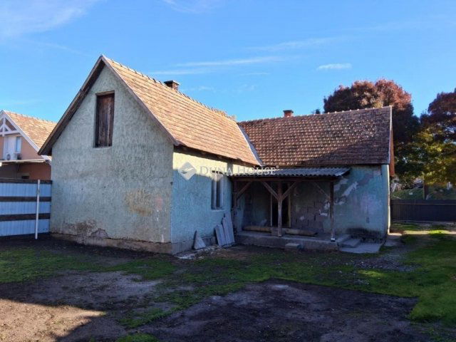 Eladó családi ház, Siófokon 29.9 M Ft, 4 szobás