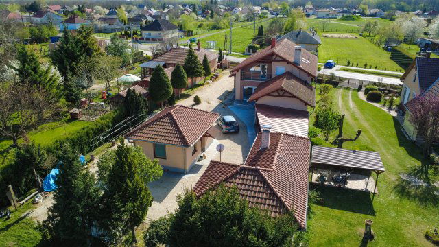 Eladó családi ház, Kónyon 139 M Ft, 6 szobás