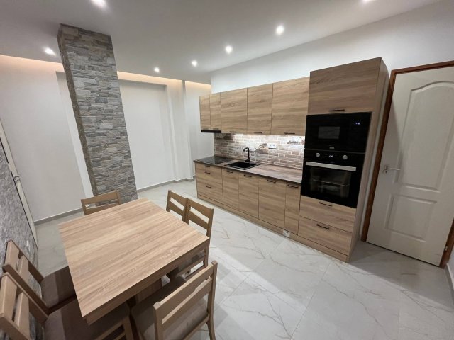 Eladó téglalakás, Komlón, Tompa Mihály utcában 29.9 M Ft