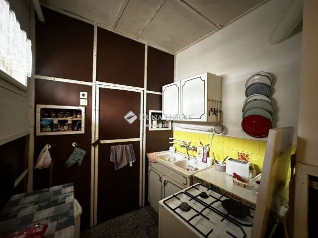 Eladó családi ház, Pincehelyen 18 M Ft, 5 szobás