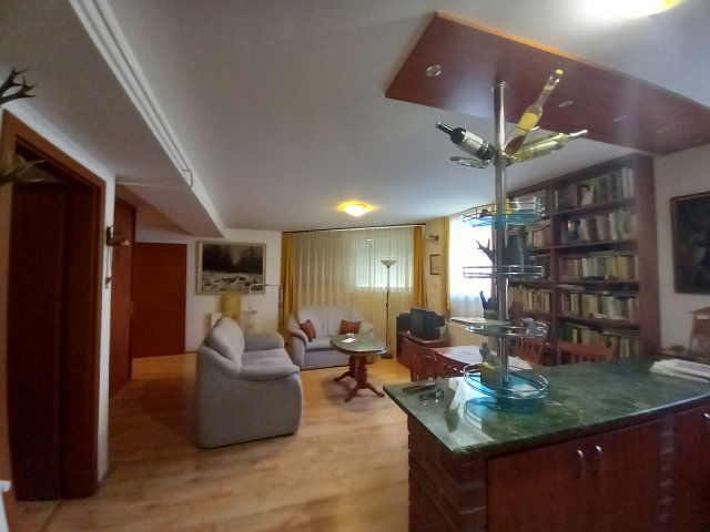 Kiadó téglalakás, albérlet, Pécsett, Könyök utcában