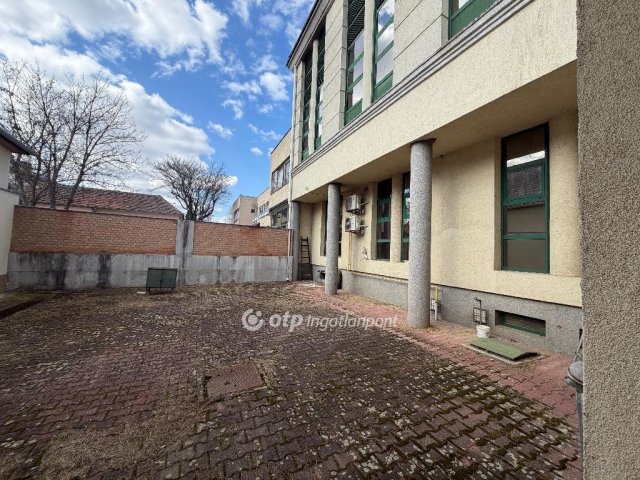 Eladó iroda, Szécsényen 130 M Ft / költözzbe.hu