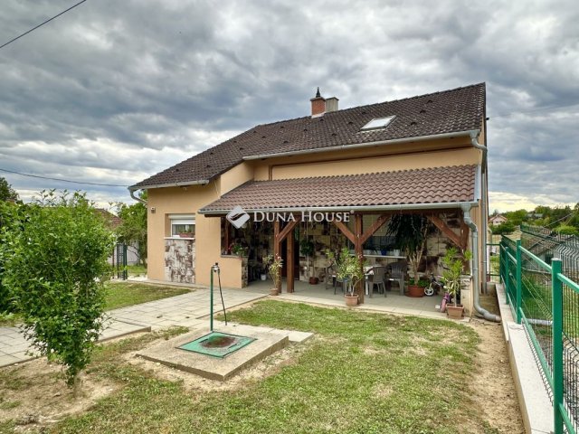 Eladó családi ház, Nagylengyelen 89.9 M Ft, 6 szobás