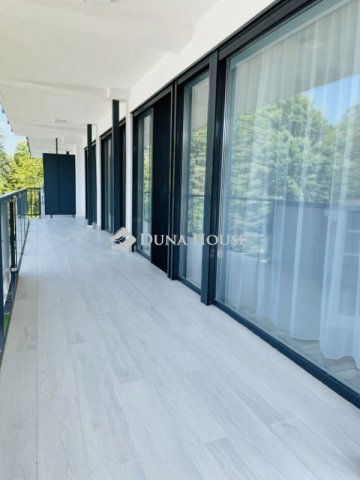 Eladó téglalakás, Balatonföldváron 129 M Ft, 3 szobás