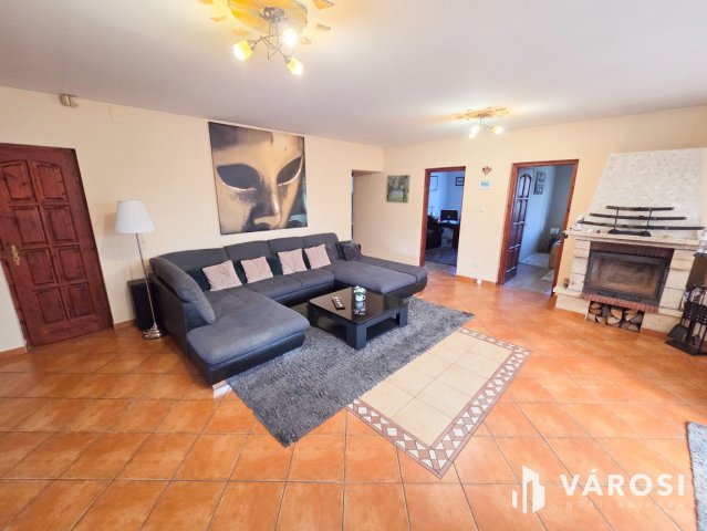 Eladó családi ház, Szigethalmon 169 M Ft, 5 szobás