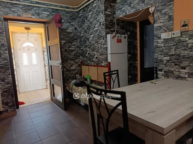 Eladó családi ház, Zsákán 8 M Ft, 2 szobás