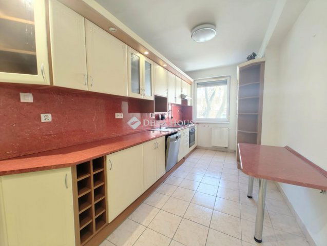 Eladó téglalakás, Nyíregyházán 74.9 M Ft, 3 szobás