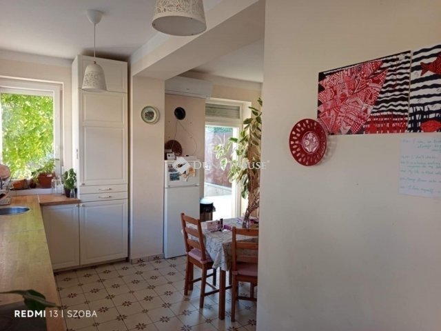 Eladó családi ház, Vecsésen 165 M Ft, 11 szobás