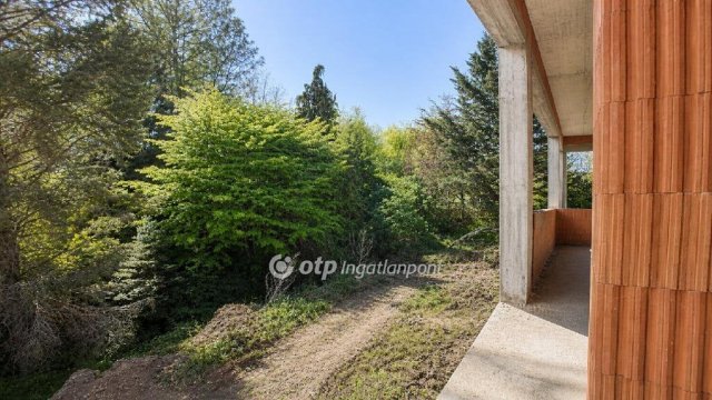 Eladó családi ház, Veszprémben 190.5 M Ft, 6+1 szobás