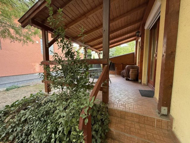 Eladó ikerház, Kecskeméten 79.99 M Ft, 4 szobás