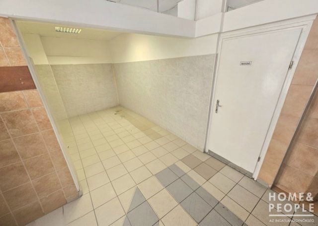 Eladó üzlethelyiség, Szegeden 13 M Ft, 3 szobás