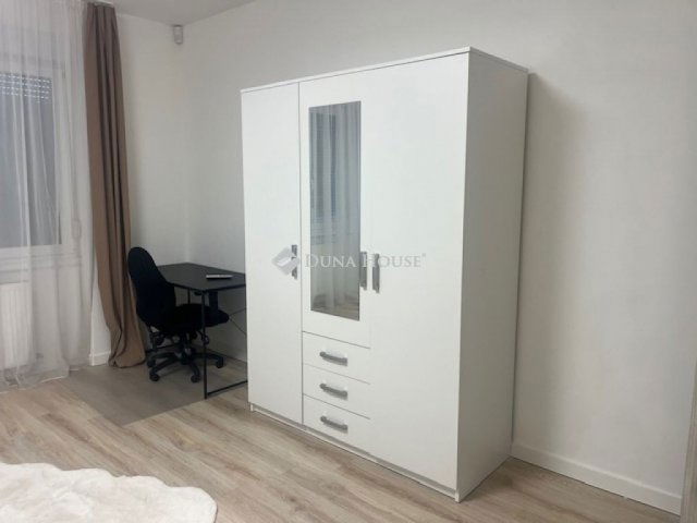 Eladó téglalakás, Pécsett 122 M Ft, 4 szobás