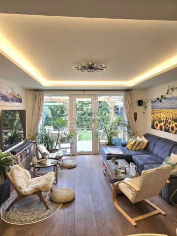 Eladó téglalakás, Gödöllőn 120 M Ft, 3 szobás